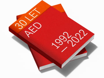 Digitální brožura 30 let AED
