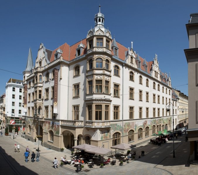 Reconstruction  of National building, Karlovy Vary