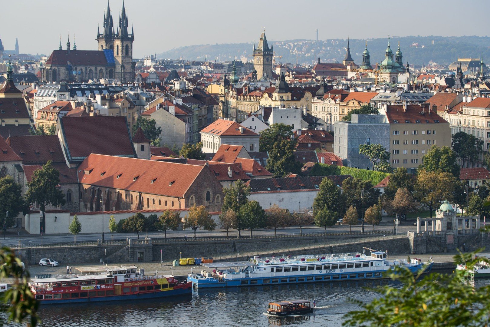 Rekonstrukce a dostavba areálu Obecní Dvůr