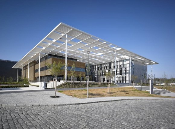 ELI Beamlines International Laser Research Centre, Dolní Břežany