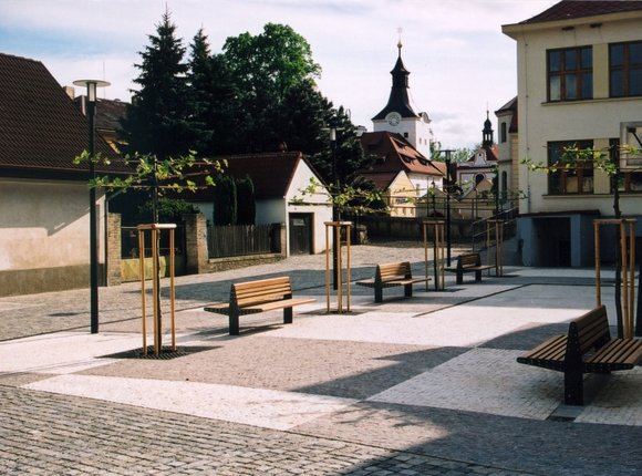 Dobřichovice - úprava okolí staré školy